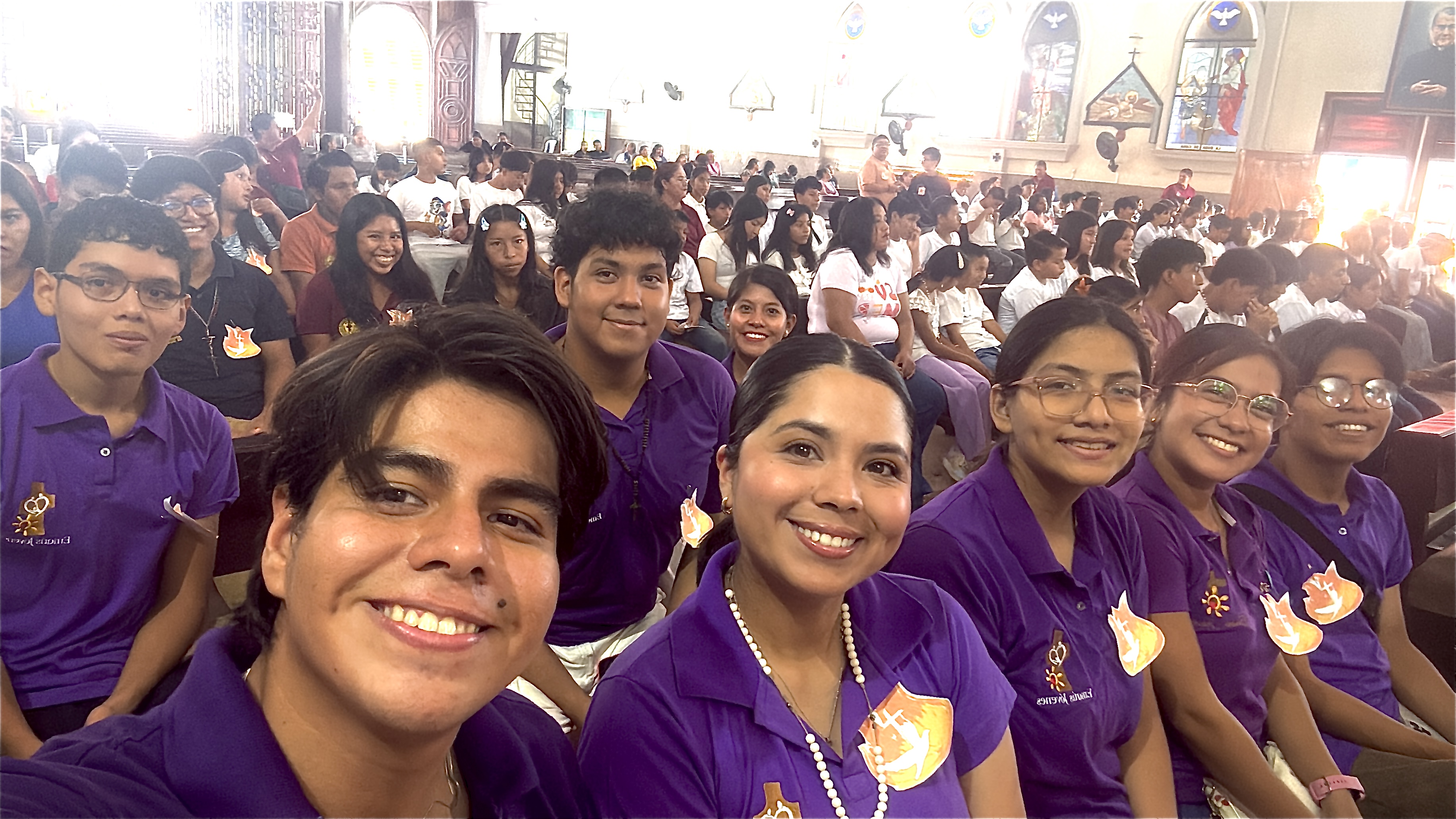 Comunidad de Emaús Jóvenes en la iglesia